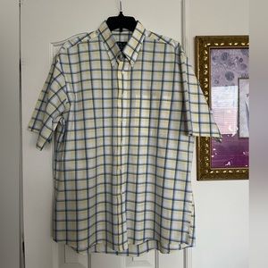 Ecu men’s JoS A. Bank short sleeve shirt size L